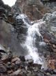Водопад на спуске с перевала Крупенина