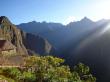 Солнечные лучи около Мачу-Пикчу