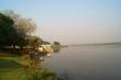 В ожидании парома через реку Виктория Нил (Victoria Nile)