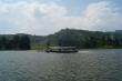   (Lake Bunyonyi).  2