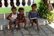 Мадагаскарские детишки кушают нижегородское печенье